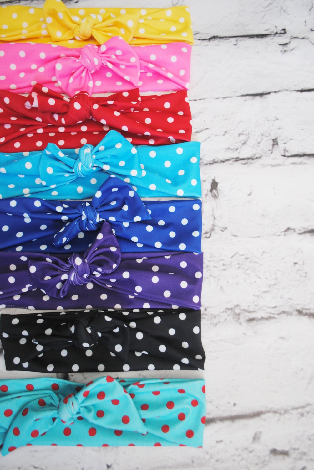 Ein Retro Polka Dot Mädchen Stirnband Ein Retro Polka Dot Mädchen Stirnband von RedDollyGirls