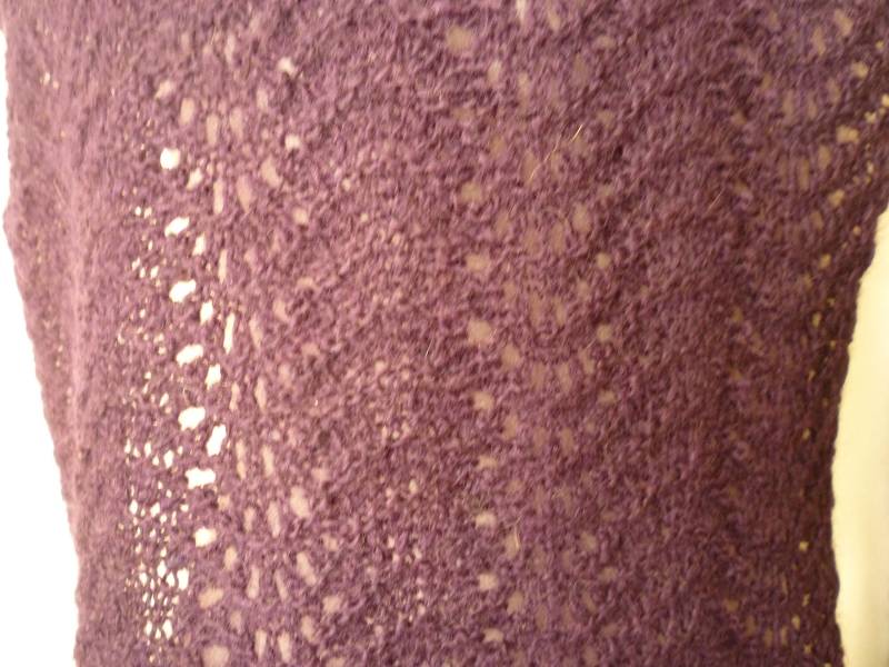 Dunkellila Hand Gesponnen Und Gestrickten Schal Aus Merinowolle, Traditionelle Shetland-Lace-Muster Dunkellila Hand Gesponnen Und Gestrickten Schal Aus Merinowolle, Traditionelle Shetland-Lace-Muster von RedEarthStudios