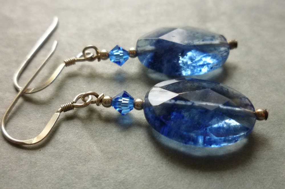 Facettierten Blauen Tansanit Ovale Ohrringe Mit Sterling Silber Ohrhaken Facettierten Blauen Tansanit Ovale Ohrringe Mit Sterling Silber Ohrhaken von RedEarthStudios