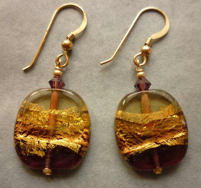 Murano Glas Ohrringe, Flache Scheiben in Purpur Und Gold Mit Gefüllt Ohr Drähte Murano Glas Ohrringe, Flache Scheiben in Purpur Und Gold Mit Gefüllt Ohr Drähte von RedEarthStudios