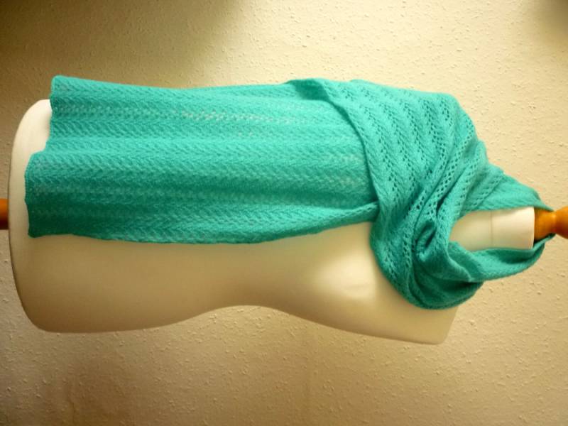 Türkiser Wollschal, Handgesponnen Und Handgestrickt Aus Merinowolle Türkiser Wollschal, Handgesponnen Und Handgestrickt Aus Merinowolle von RedEarthStudios