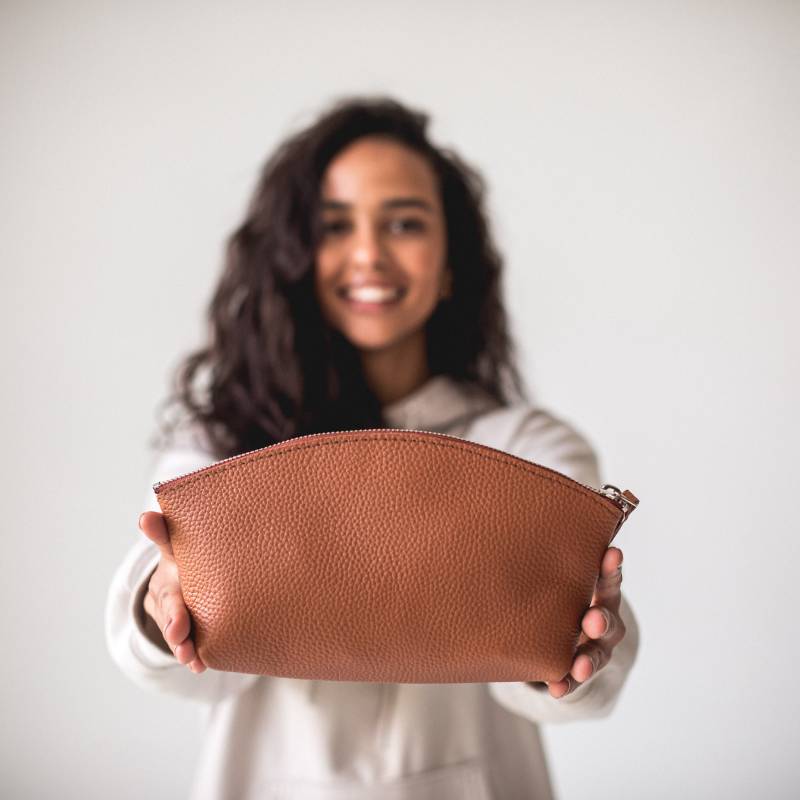 Kosmetiktasche Aus Kieselstein-Leder Halbmond Make-Up-Etui von RedFoxNose