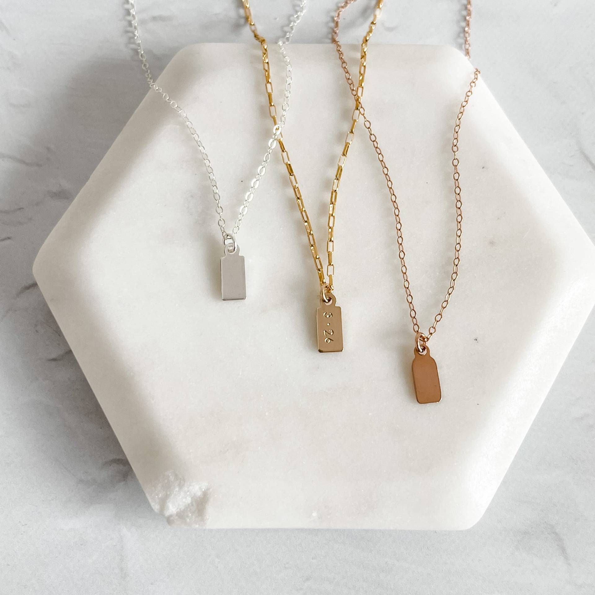Hand Gestempelt Tag Halskette | Zierliche Monogramm Personalisierte Symbole Gold Gefüllt Roségold Filled Sterling Silber Hand Gestempelt Tag Halskette | Zierliche Monogramm Personalisierte Symbole Gold Gefüllt Roségold Filled Sterling Silber von RedGiraffeDesigns