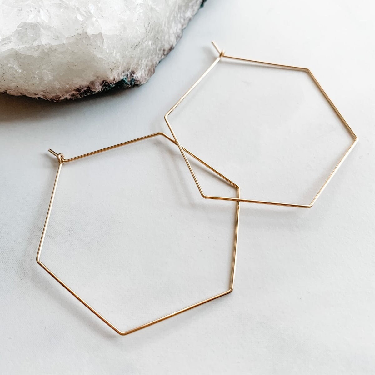 Hexagon Draht Creolen Hexagon Draht Creolen von RedGiraffeDesigns