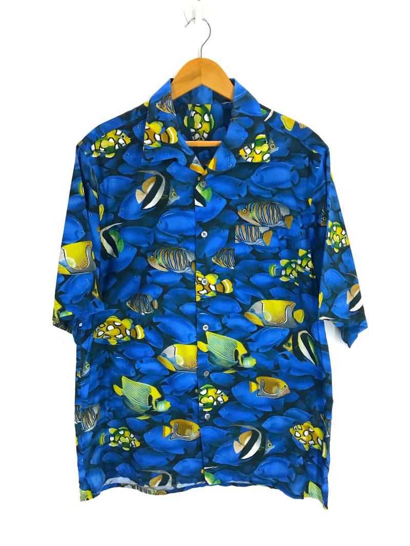 Heiss Vintage Fisch Und Koralle Made in Japan All Over Print Button Down Shirt von RedLandVtg