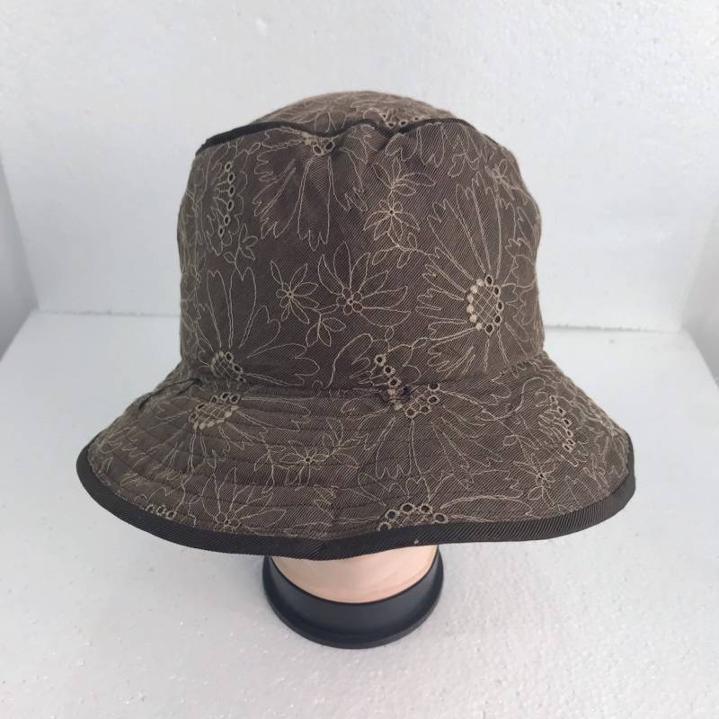 Seltener Vintage Archival Akiki Tokyo Made in Japan Gestickter Blumenhut von RedLandVtg