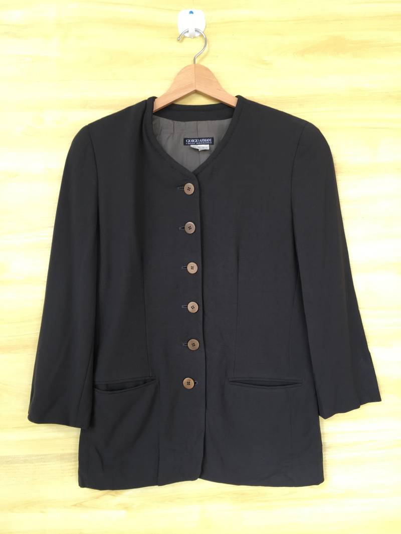 Seltenes Vintage Giorgio Armani Made in Italy Knopf Hemd von RedLandVtg