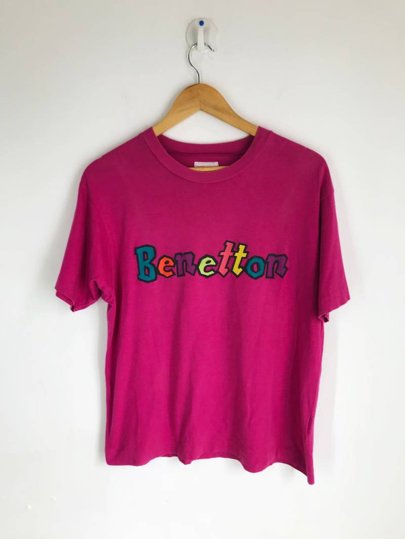 Vintage Benetton Spell Out T-Shirt - Hip Hop Swag Größe M von RedLandVtg