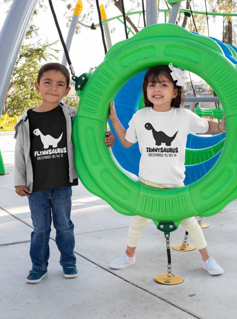 Personalisierte Kinder Dinosaurier T-Shirt - Tolles Geburtstagsgeschenk Jungen Mädchen Jurassic T Entdeckt Name Datum Individuell von RedLeaderUK