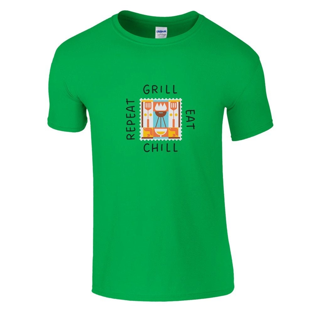 Tolles T-Shirt Mit Aufdruck Grill, Chill, Refill Rundhalsausschnitt Und Schöner Grafik Viele Farben Schönes Geschenk Grillparty Lässig von RedMountainStreet