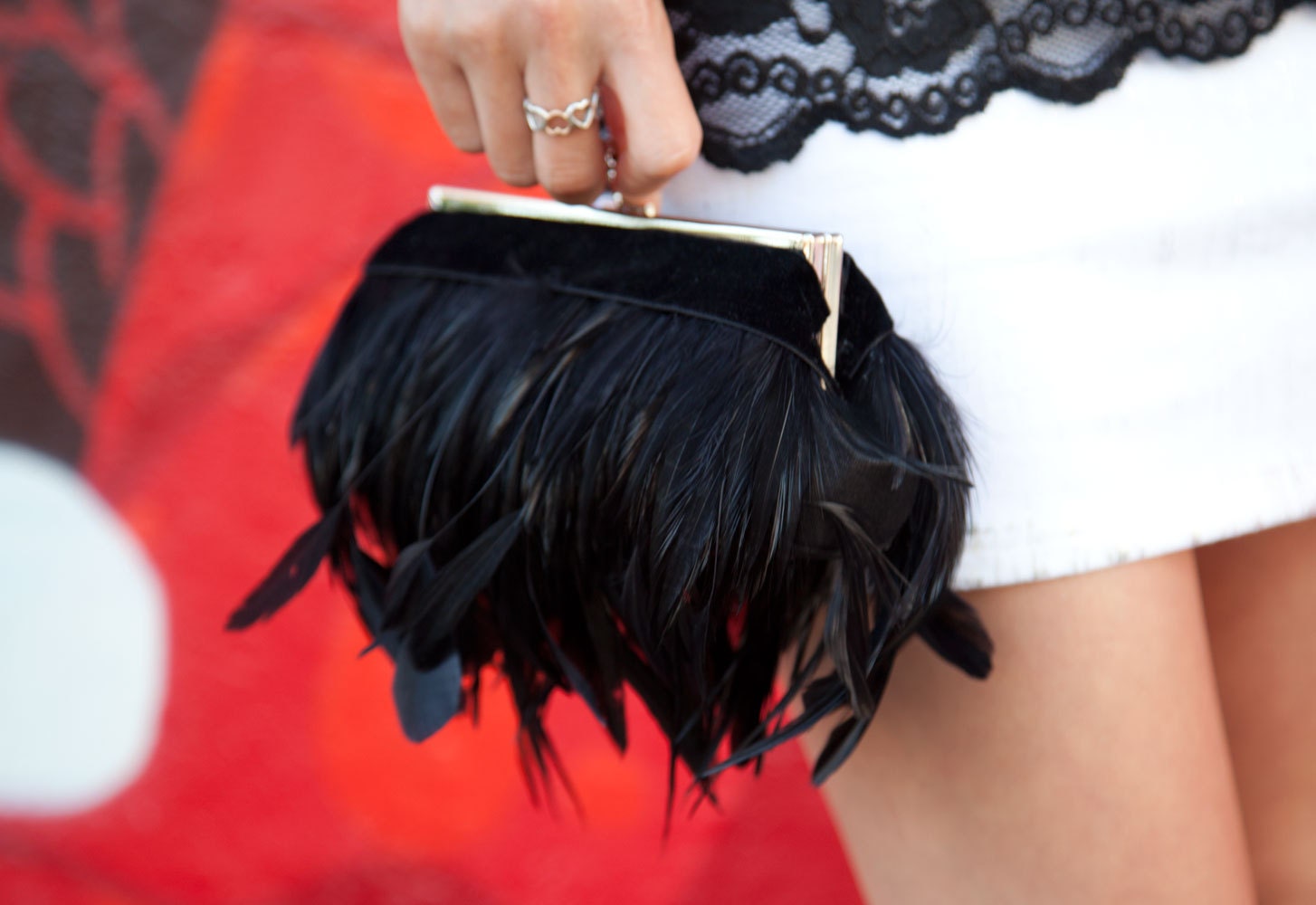 Schwarze Feder Geldbörse Clutch Mit Jeweled Verschluss Schwarze Feder Geldbörse Clutch Mit Jeweled Verschluss von RedOstrich