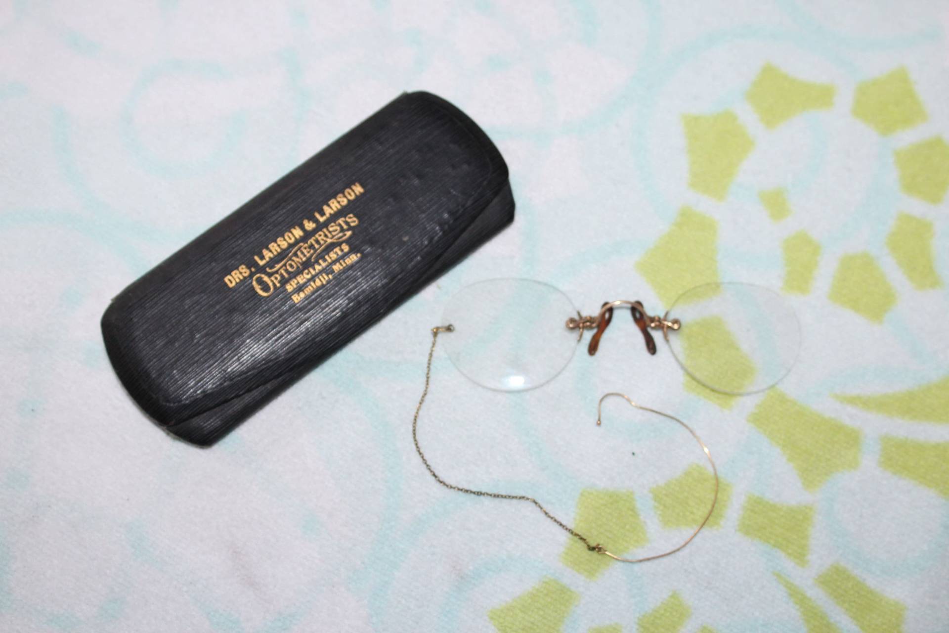 Antike Pins Nez Brillen Nose Pinch Mit Etui Circa 1901 Antike Pins Nez Brillen Nose Pinch Mit Etui Circa 1901 von RedRiverAntiques