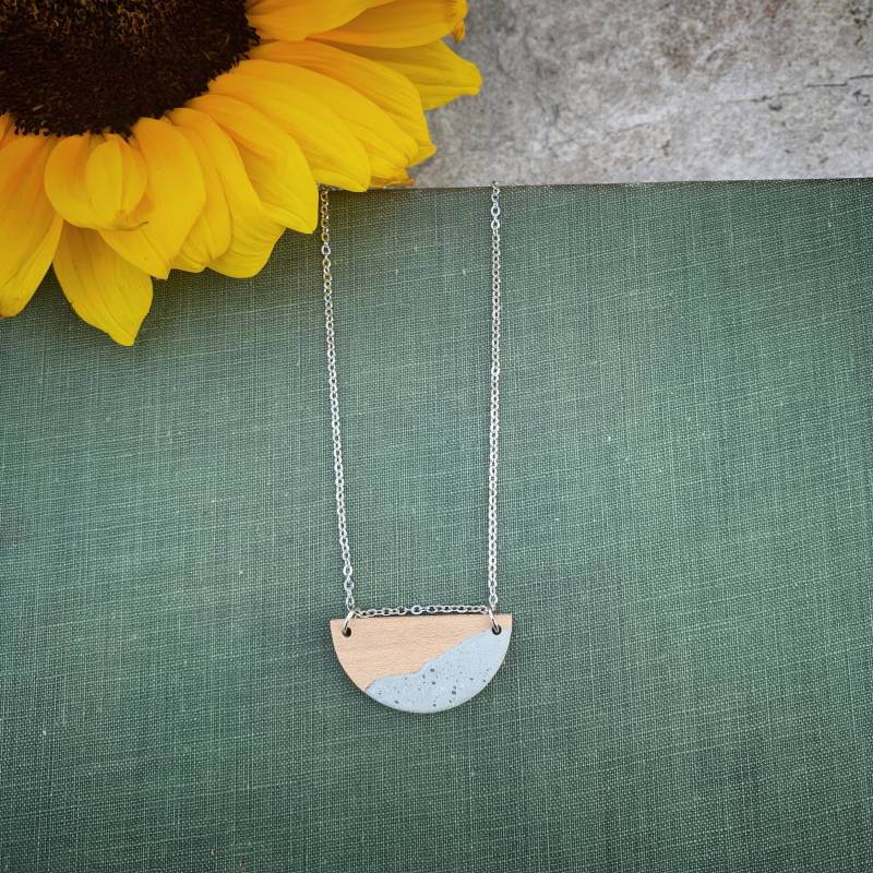 Kleine Halbmond Holz Und Beton Halskette - Halbkreis Ahornholz Natürlich Boho Layering Kleine Halbmond Holz Und Beton Halskette - Halbkreis Ahornholz Natürlich Boho Layering von RedShedDesignsShop