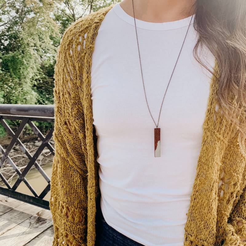 Schlichte Anhänger Halskette - Rosenholz Schlichte Anhänger Halskette - Rosenholz von RedShedDesignsShop