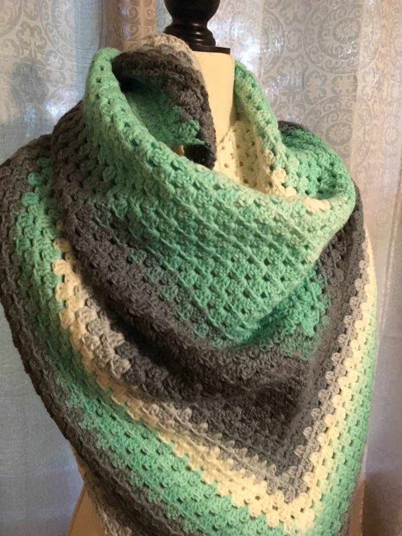 Häkeltuch, Häkeltuch von RedStarStitches