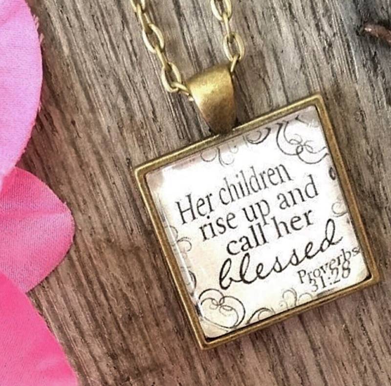 Bibel Vers Anhänger Halskette "Ihre Kinder Aufstehen Und Rufen Sie Selig. Sprüche 3128 " von RedeemedJewelry