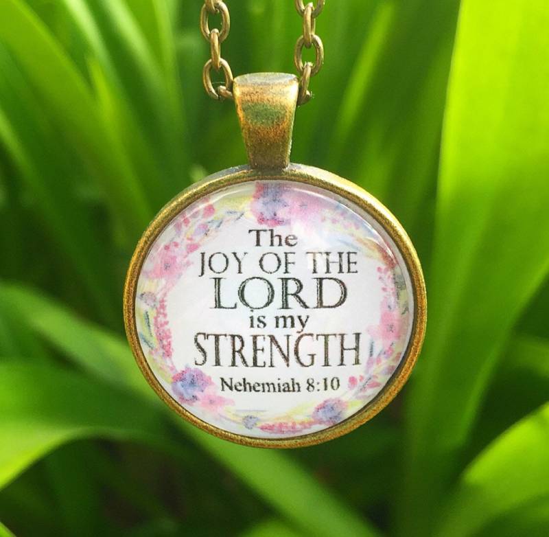 Die Freude Am Herrn Ist Meine Stärke Halskette von RedeemedJewelry