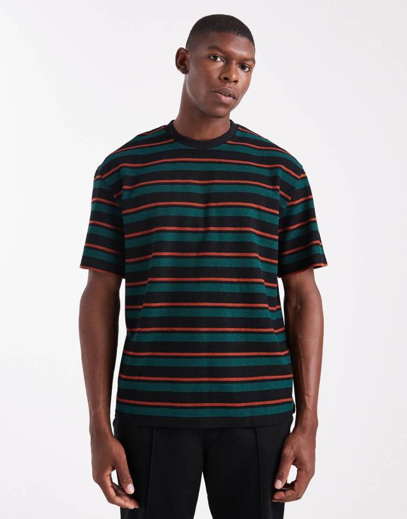 Redefined Rebel - Kastiges T-Shirt in Schwarz und Grün mit Streifen-Bunt von Redefined Rebel