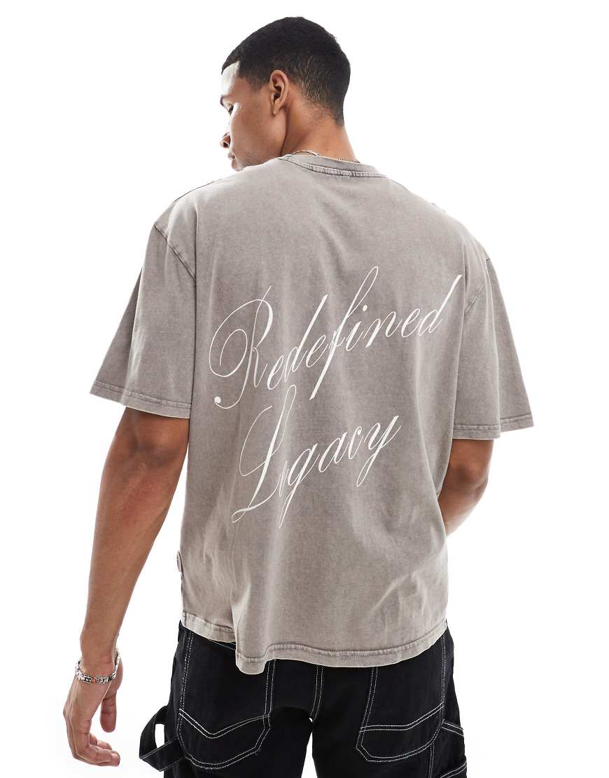 Redefined Rebel - Oversize-T-Shirt in Grau mit Motiv auf dem Rücken von Redefined Rebel