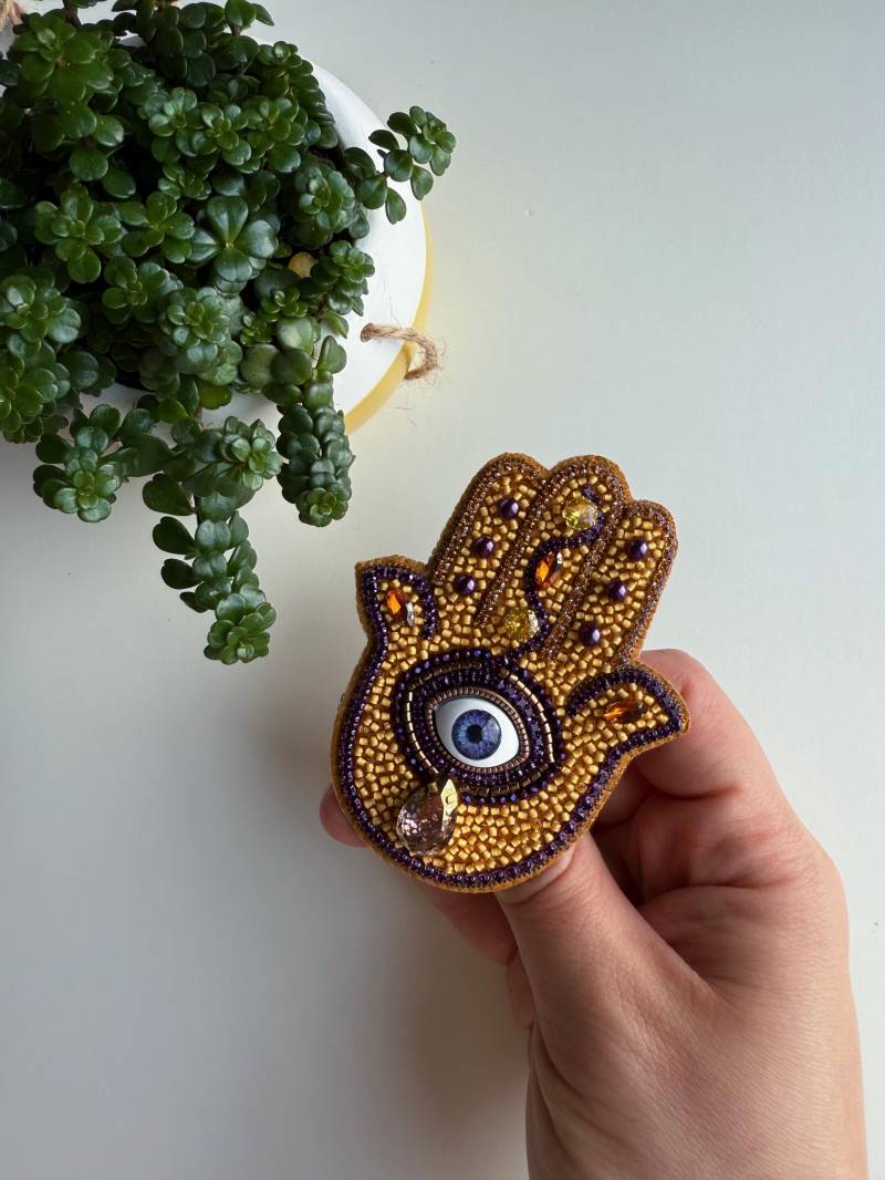 Brosche Aus Perlen Hamsa Hand Handgefertigte Gold Brosche Aus Perlen Hamsa Hand Handgefertigte Gold von RedketJewellery