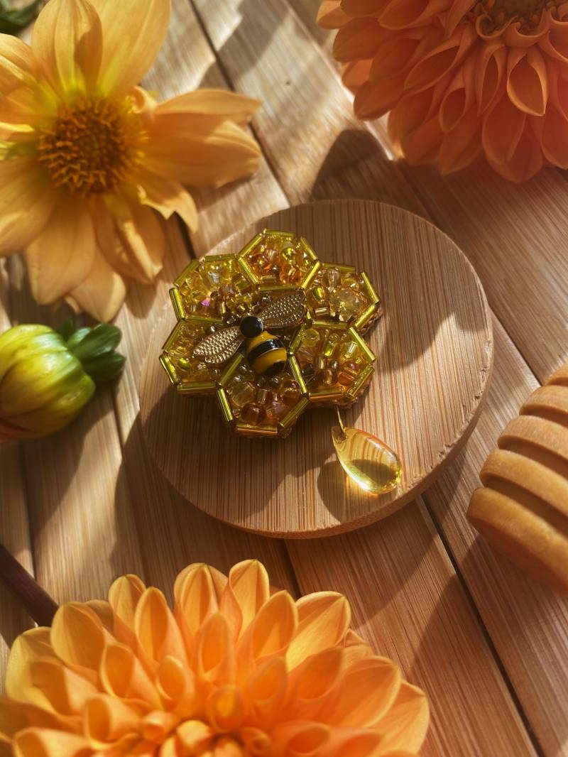 Wunderschöne Handgemachte Brosche Biene Honig von RedketJewellery