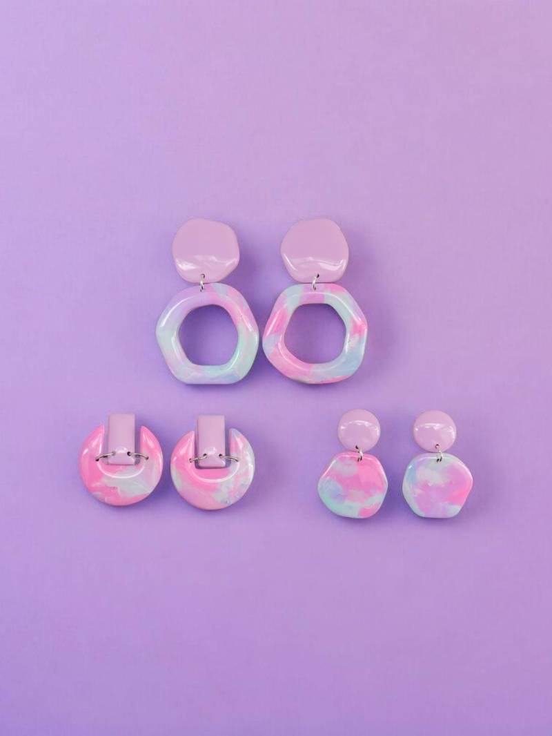 Redmountain Earrings Signature Collection Polymer Clay Ohrringe in Pastellfarben Rosa Türkis Hellblau Flieder Donut Marmoriert Marmoreffekt von RedmountainEarrings