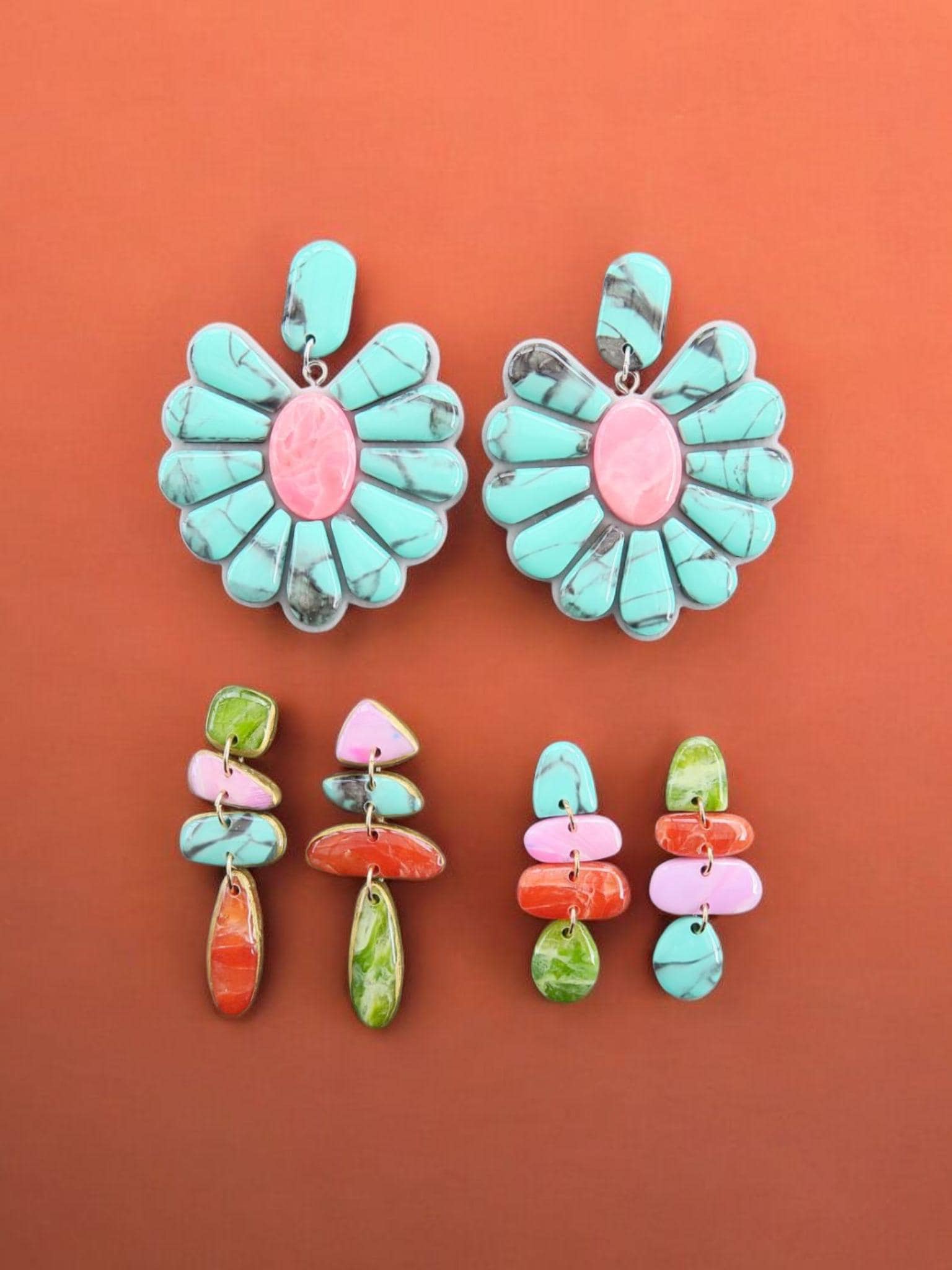 Western Ohrringe Statement Faux-Türkis Polymer Clay Boho Weiß Turquoise Rosa Pebbles Concho Country Style Halbedelstein Bernstein Cowgirl Western Ohrringe Statement Faux-Türkis Polymer Clay Boho Weiß Turquoise Rosa Pebbles Concho Country Style Halbedelstein Bernstein Cowgirl von RedmountainEarrings