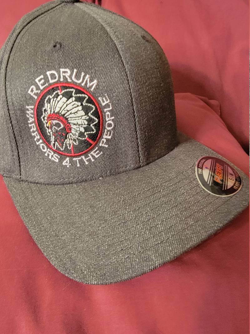 Graue Redrum Flex Fit Mütze von Redrumgear