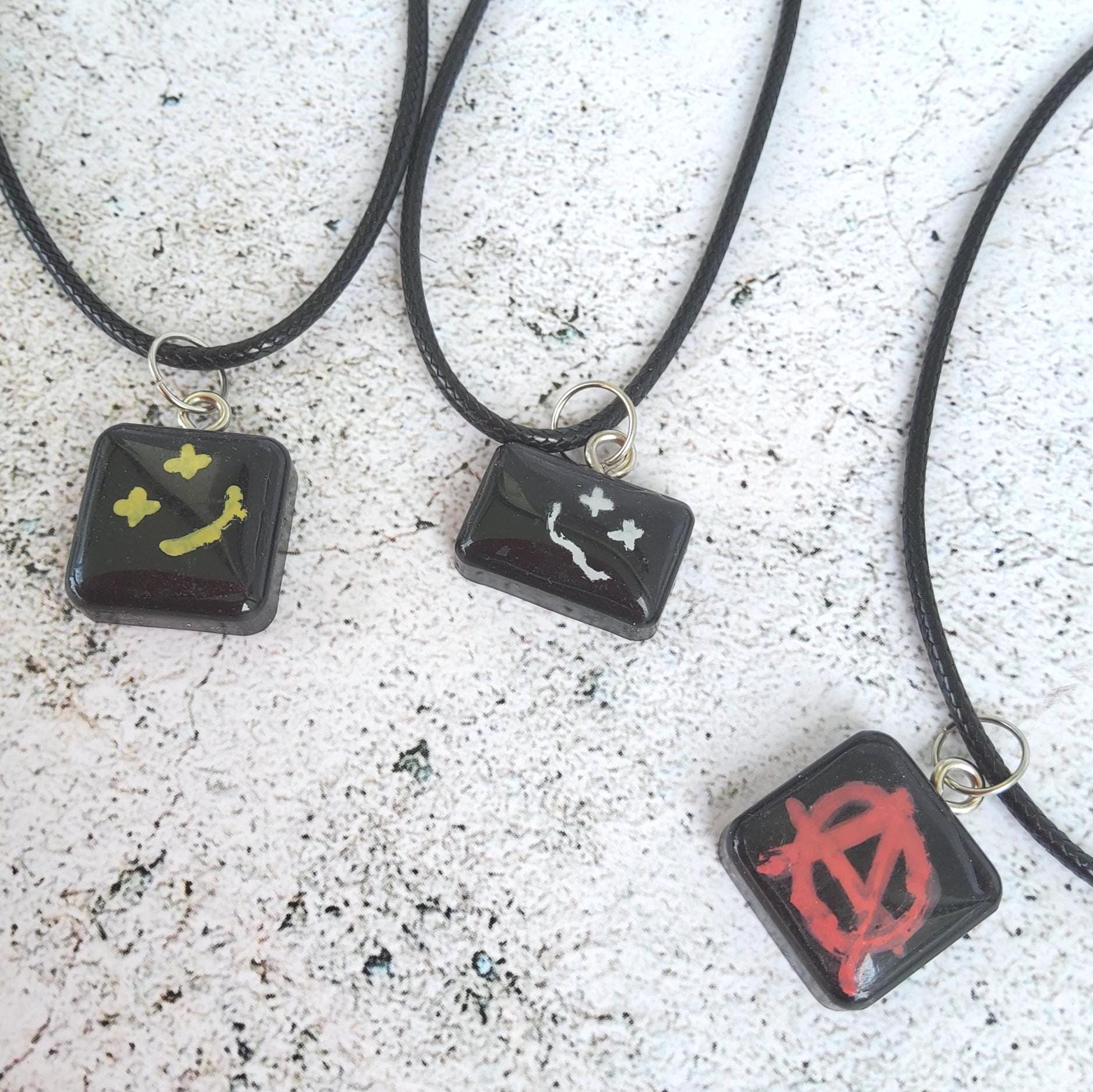 Punk Kettenanhänger Aus Epoxidharz - Halskette Mit Resin-Anhänger Graffiti Design Punk Kettenanhänger Aus Epoxidharz - Halskette Mit Resin-Anhänger Graffiti Design von RedsResinKunst