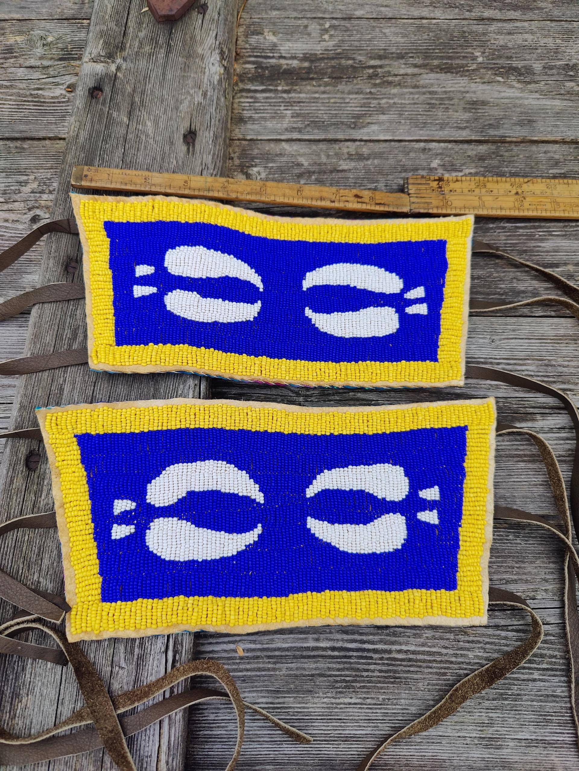 Woodland Style Perlen Manschetten, Powwow Perlenarbeiten, Insignien von Redstartradingpost