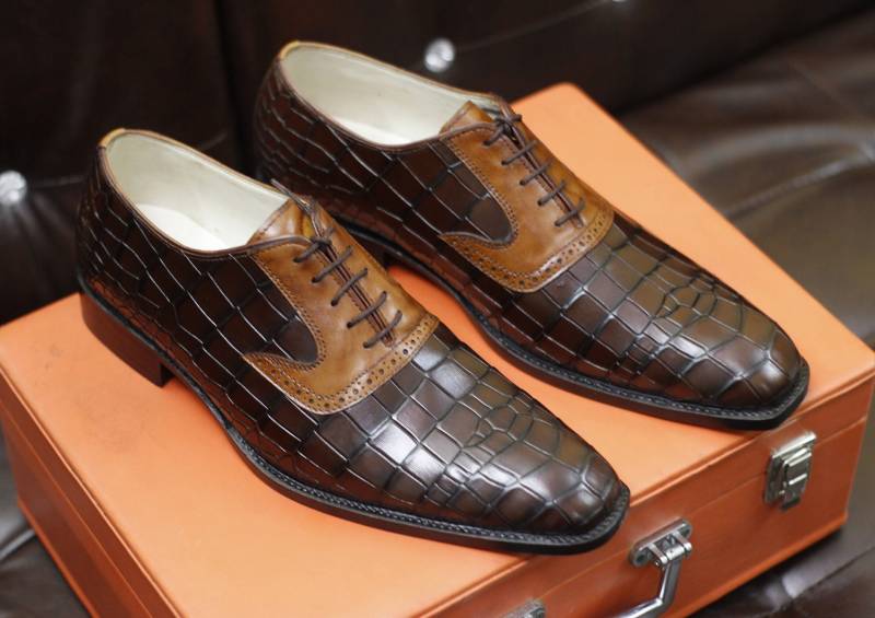 Neue Herren Handgemachte Formale Schuhe Braun Krokodil Strukturiertes Leder Schnürung Stilvolles Kleid & Formal Wear von RedsunGB