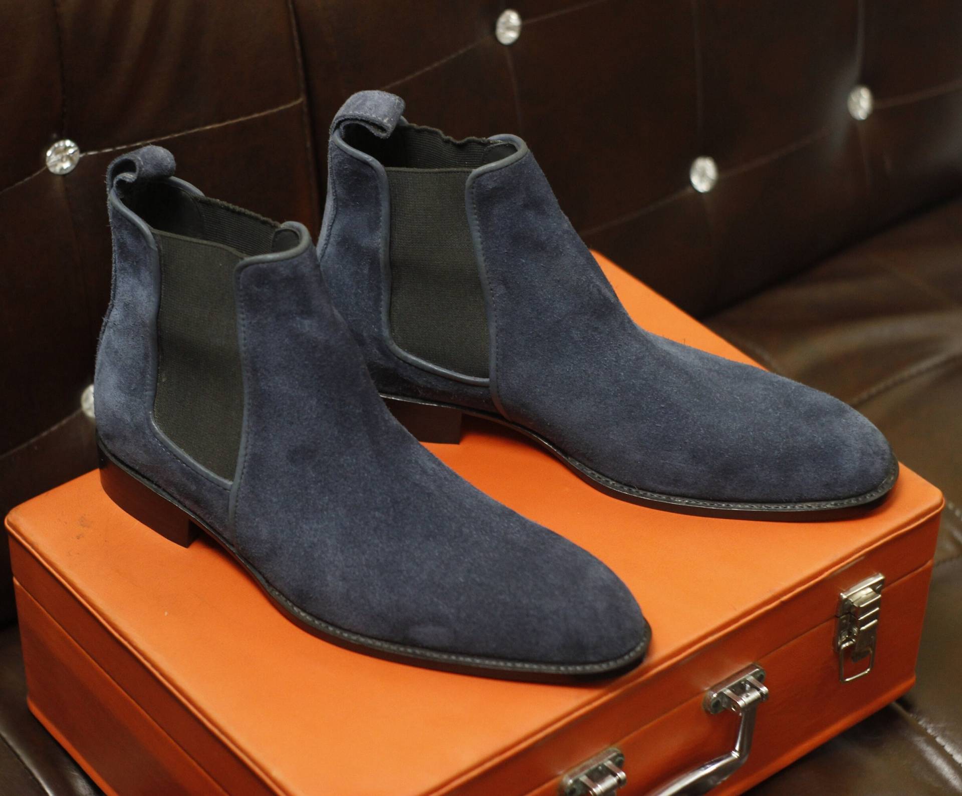 Neue Herren Handgemachte Formale Schuhe Marineblau Wildleder Pull On Ankle High Styl Chelsea Boots von RedsunGB