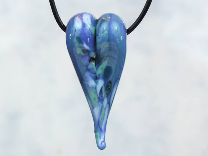 Blaues Glas Herz Anhänger Mit Lederband, Lampwork Anhänger, Blaues Herz, Glasherz Blaues Glas Herz Anhänger Mit Lederband, Lampwork Anhänger, Blaues Herz, Glasherz von ReebieOriginals