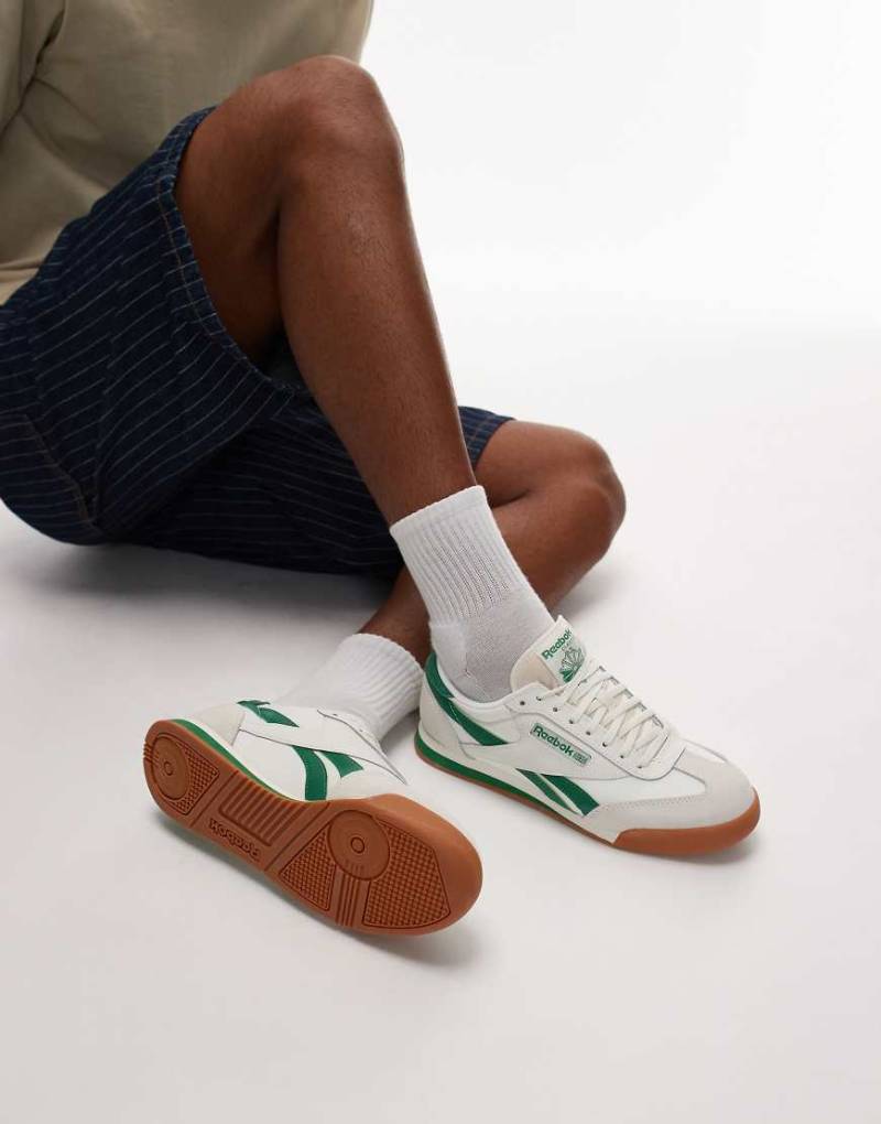 Reebok - Campio - Sneaker in Wollweiß und Grün von Reebok