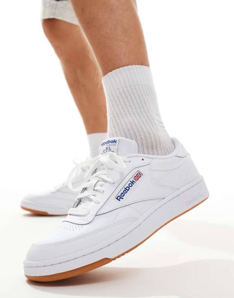 Reebok - Club C 85 - Sneaker in Weiß und Blau Reebok - Club C 85 - Sneaker in Weiß und Blau von Reebok