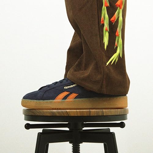 Reebok Unisex Club C Grounds UK Sneaker,Vectornavy Darkginger Rbkbrass,34.5 EU von Reebok