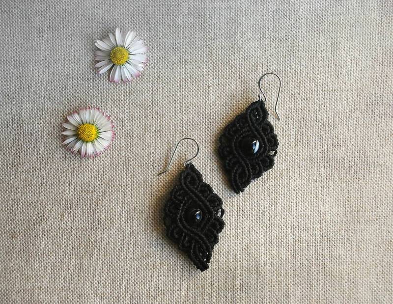 Retro Vintage Inspirierten Ohrringe Schwarz, Makramee, Achat, Elegante Retro Vintage Inspirierten Ohrringe Schwarz, Makramee, Achat, Elegante von ReefKnotCo