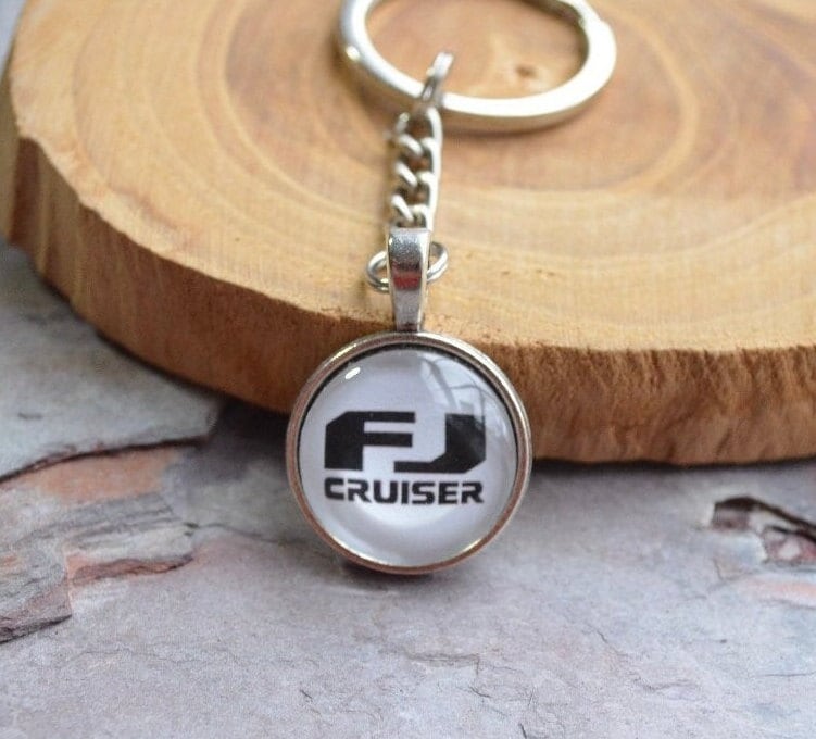 Handgemachter Fj Cruiser Schlüsselanhänger Messing Oder Silber Cabochon von Reefmonkey
