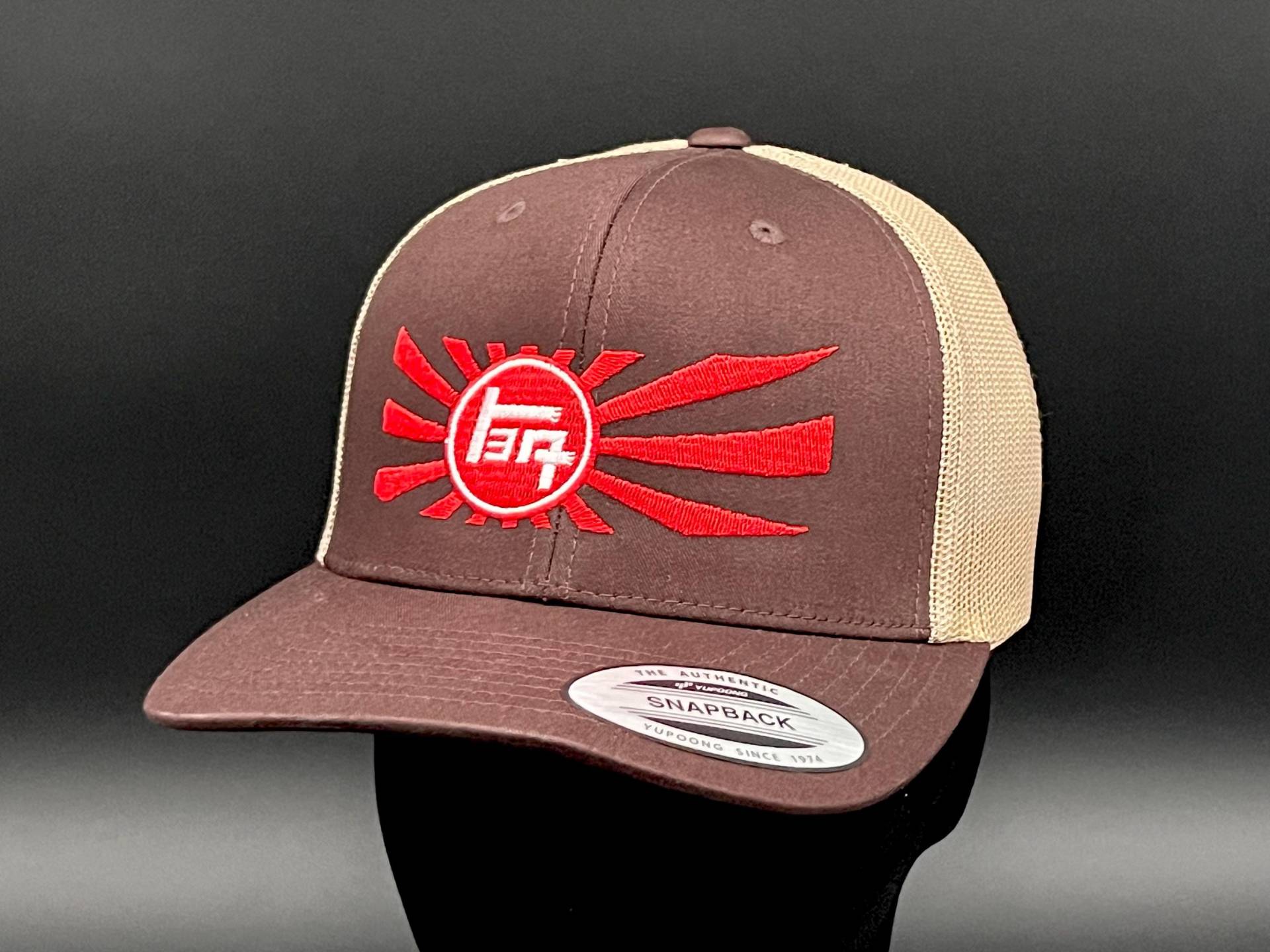 Teq Rising Sun Bestickte Strukturierte Snap Back Yoopong Trucker Hat - Reefmonkey von Reefmonkey