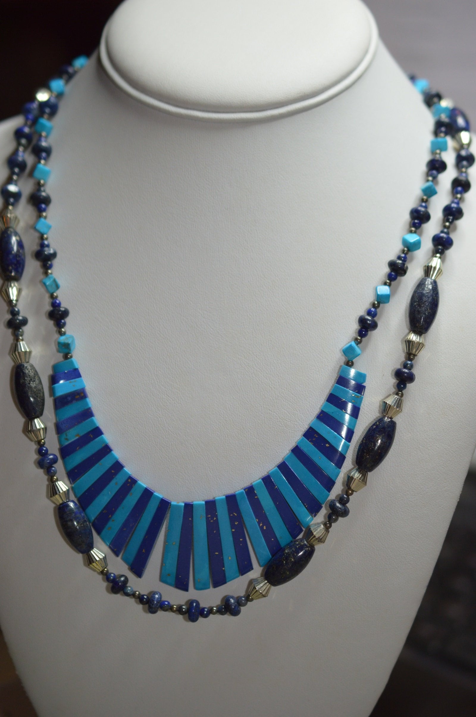 2 Strand Lapis Lazuli, Türkis & Block 41Pc Fan Halskette | 1055023 N1-1-06 2 Strand Lapis Lazuli, Türkis & Block 41Pc Fan Halskette | 1055023 N1-1-06 von ReflectionsOtherSide