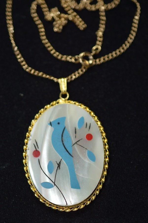 Vintage, Echte Intarsien Blauer Vogel Oval Anhänger Halskette | 1050080 N1-5 Vintage, Echte Intarsien Blauer Vogel Oval Anhänger Halskette | 1050080 N1-5 von ReflectionsOtherSide