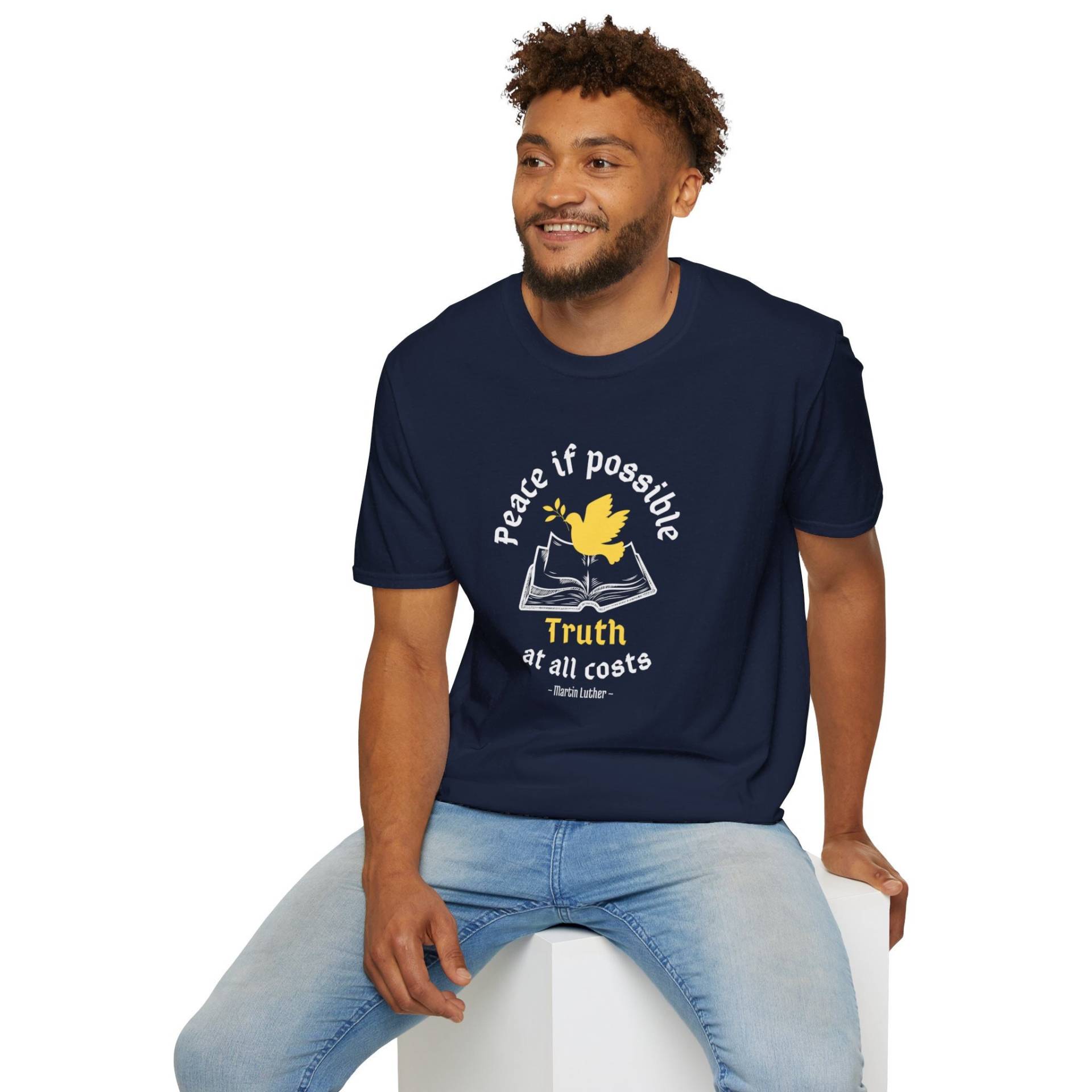 Peace If Possible, But Truth At All Costs Martin Luther - Unisex T-Shirt, Reformed Stylisch Christian T-Shirt, Truth Peace If Possible, But Truth At All Costs Martin Luther - Unisex T-Shirt, Reformed Stylisch Christian T-Shirt, Truth von ReformedStatements