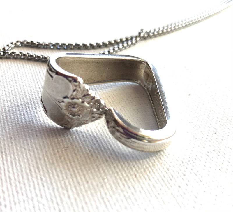 Vintage Löffel Herz Anhänger Halskette Silberbesteck Schmuck Vintage Löffel Herz Anhänger Halskette Silberbesteck Schmuck von ReformedTreasures