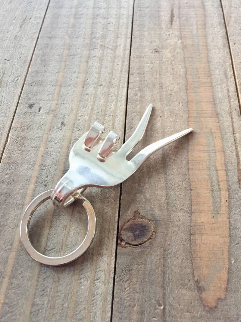 Vintage Wiederverwendete Gabel Schlüsselanhänger Peace Zeichen Silber Schlüsselanhänger von ReformedTreasures