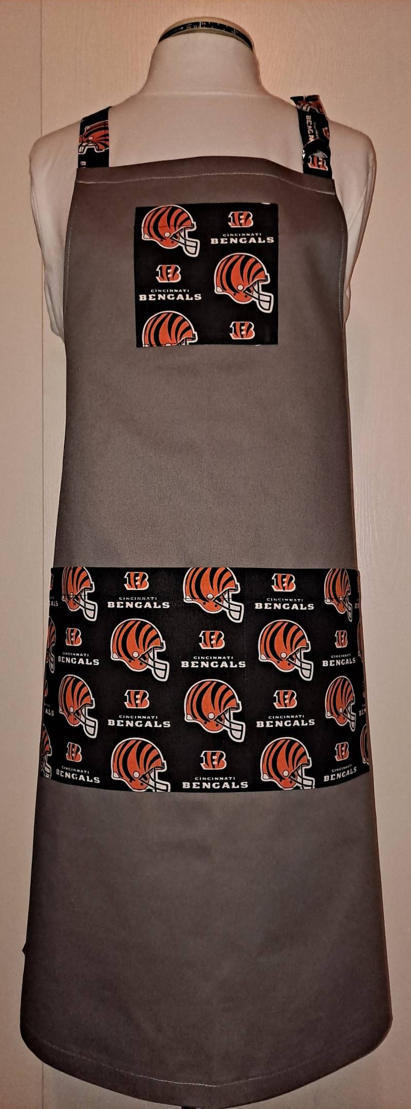 Cincinnati Bengals Fußballschürze Cincinnati Bengals Fußballschürze von RegalRemnants