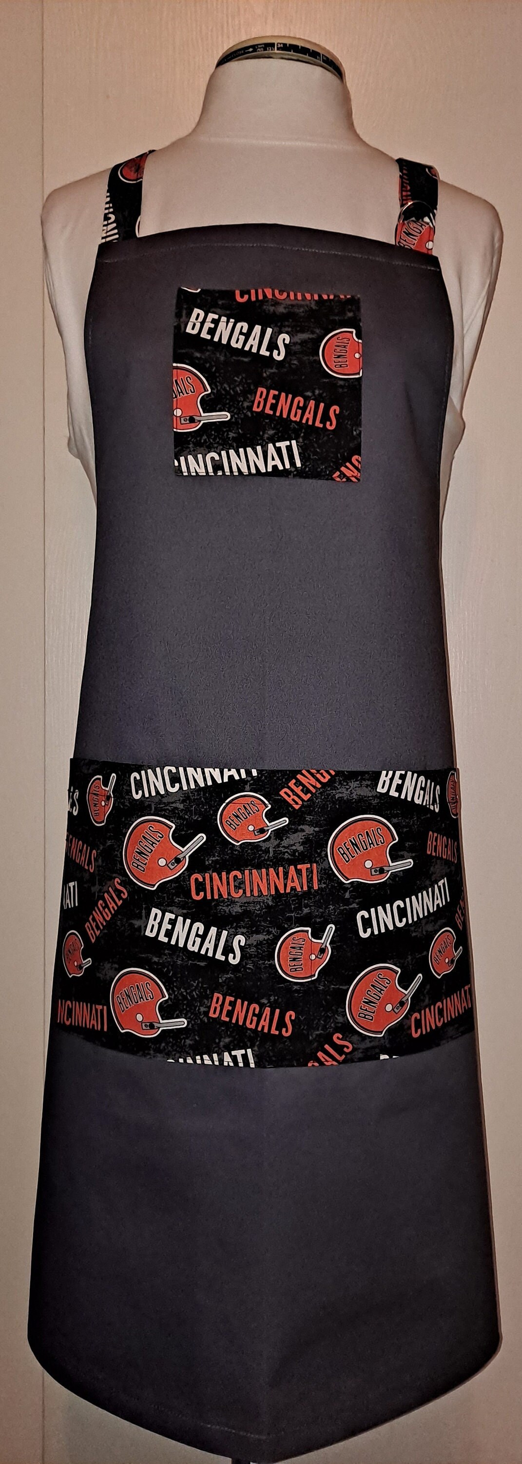 Cincinnati Bengals Fußballschürze Cincinnati Bengals Fußballschürze von RegalRemnants