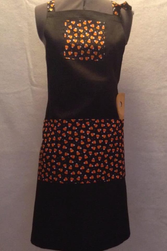 Halloween Candycorn Schürze von RegalRemnants