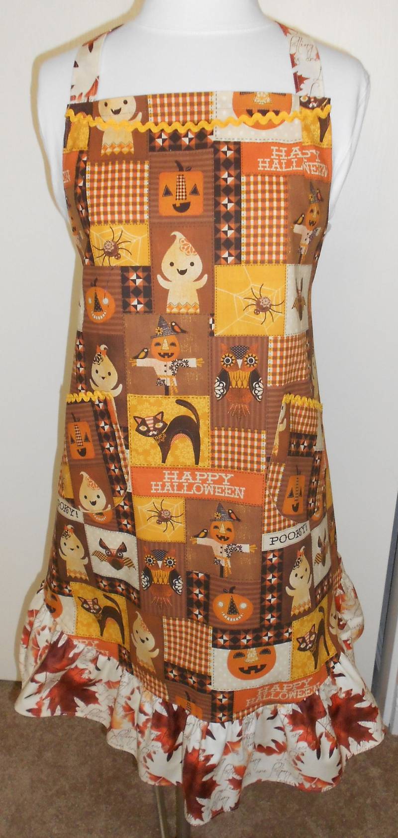 Lady Es Folksy Halloween Schürze Lady Es Folksy Halloween Schürze von RegalRemnants