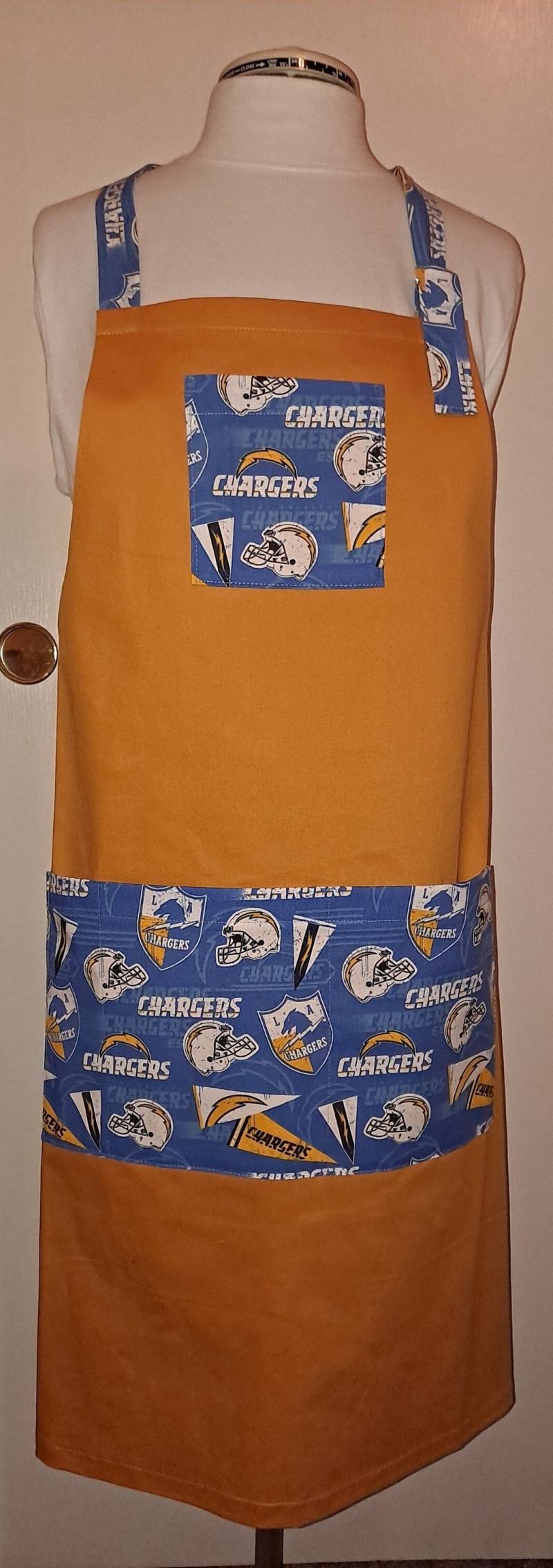 Los Angeles Chargers Fußball Schürze Los Angeles Chargers Fußball Schürze von RegalRemnants