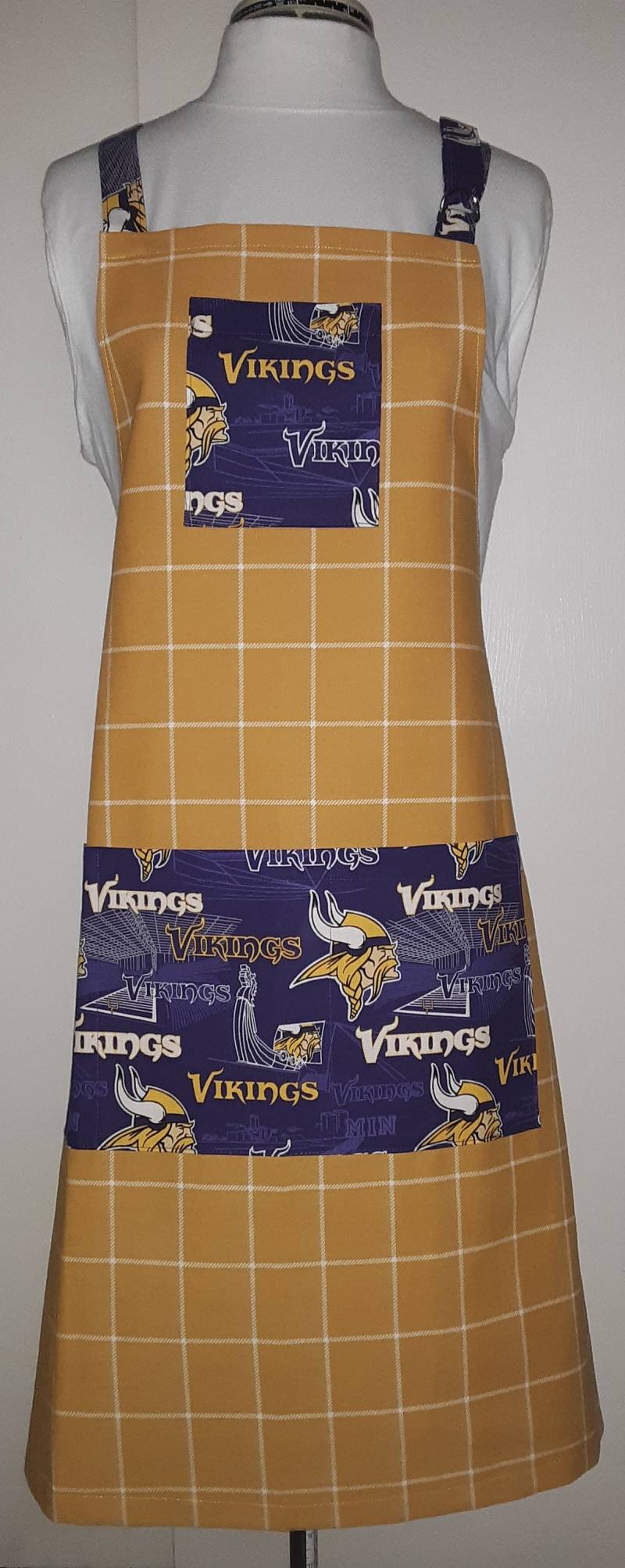 Minnesota Vikings Fußball Schürze Minnesota Vikings Fußball Schürze von RegalRemnants